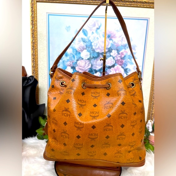 MCM Visetos Bucket Bag - Picture 2 of 14